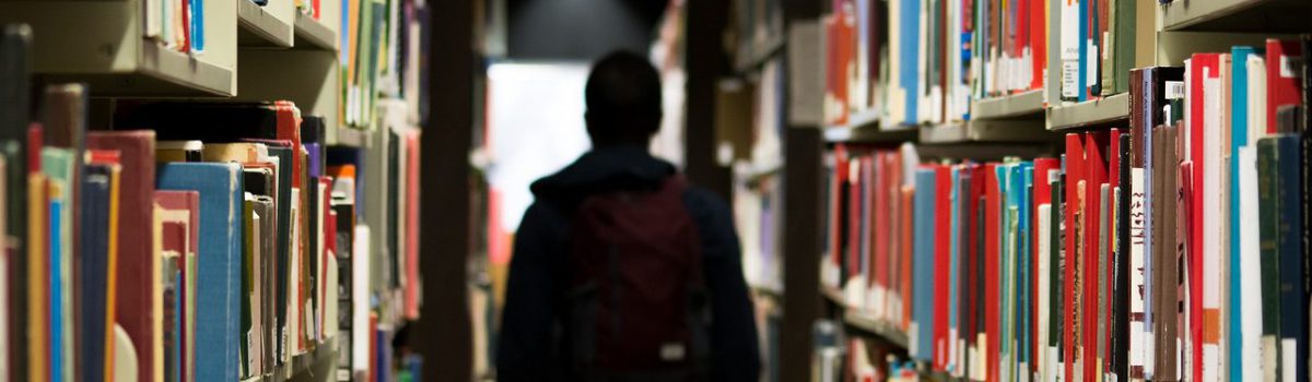 library, books, shelves-922998.jpg